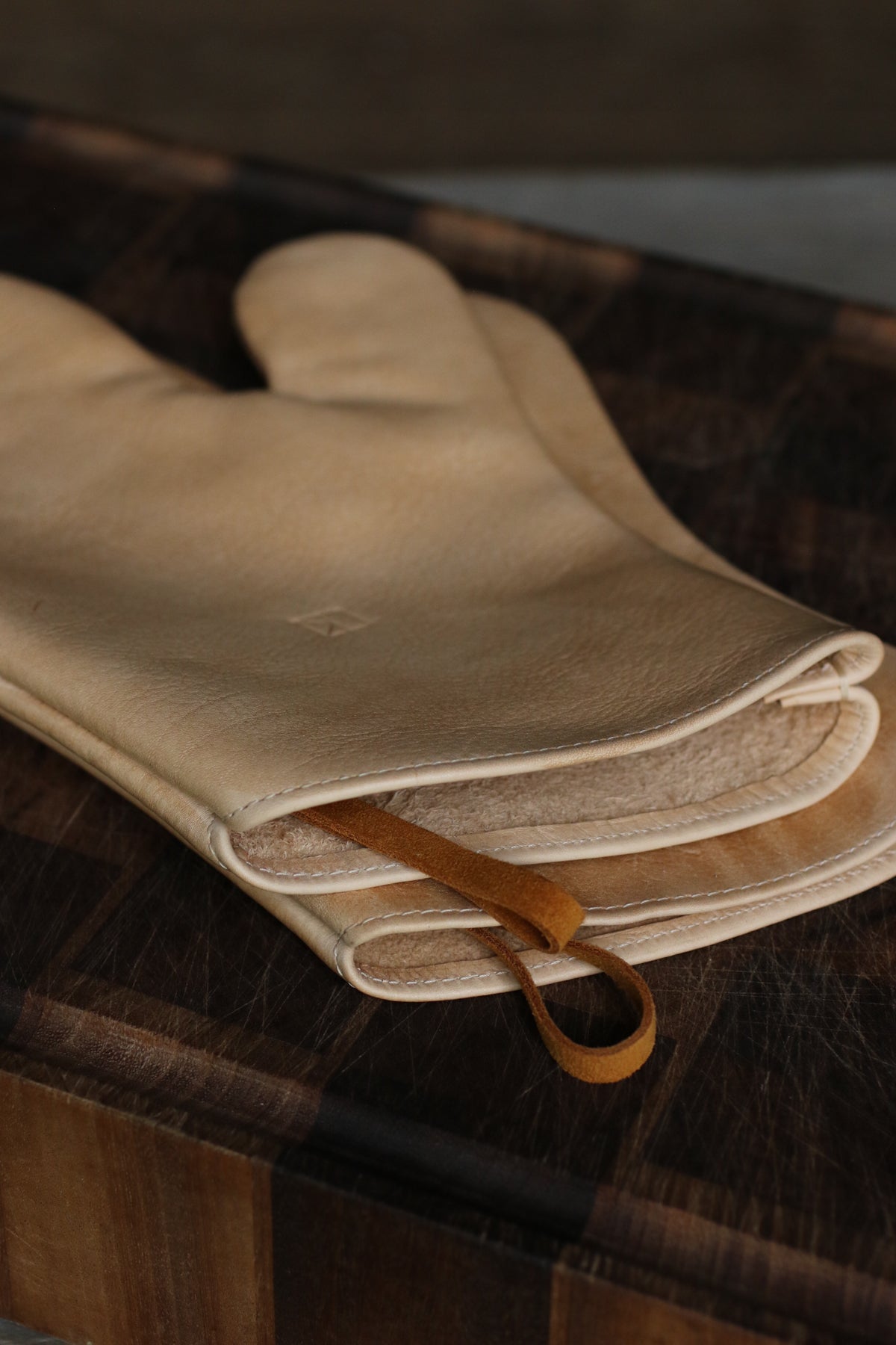 NATURAL LEATHER OVEN MITTS