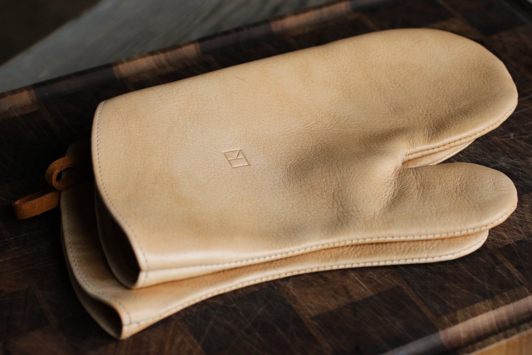 NATURAL LEATHER OVEN MITTS