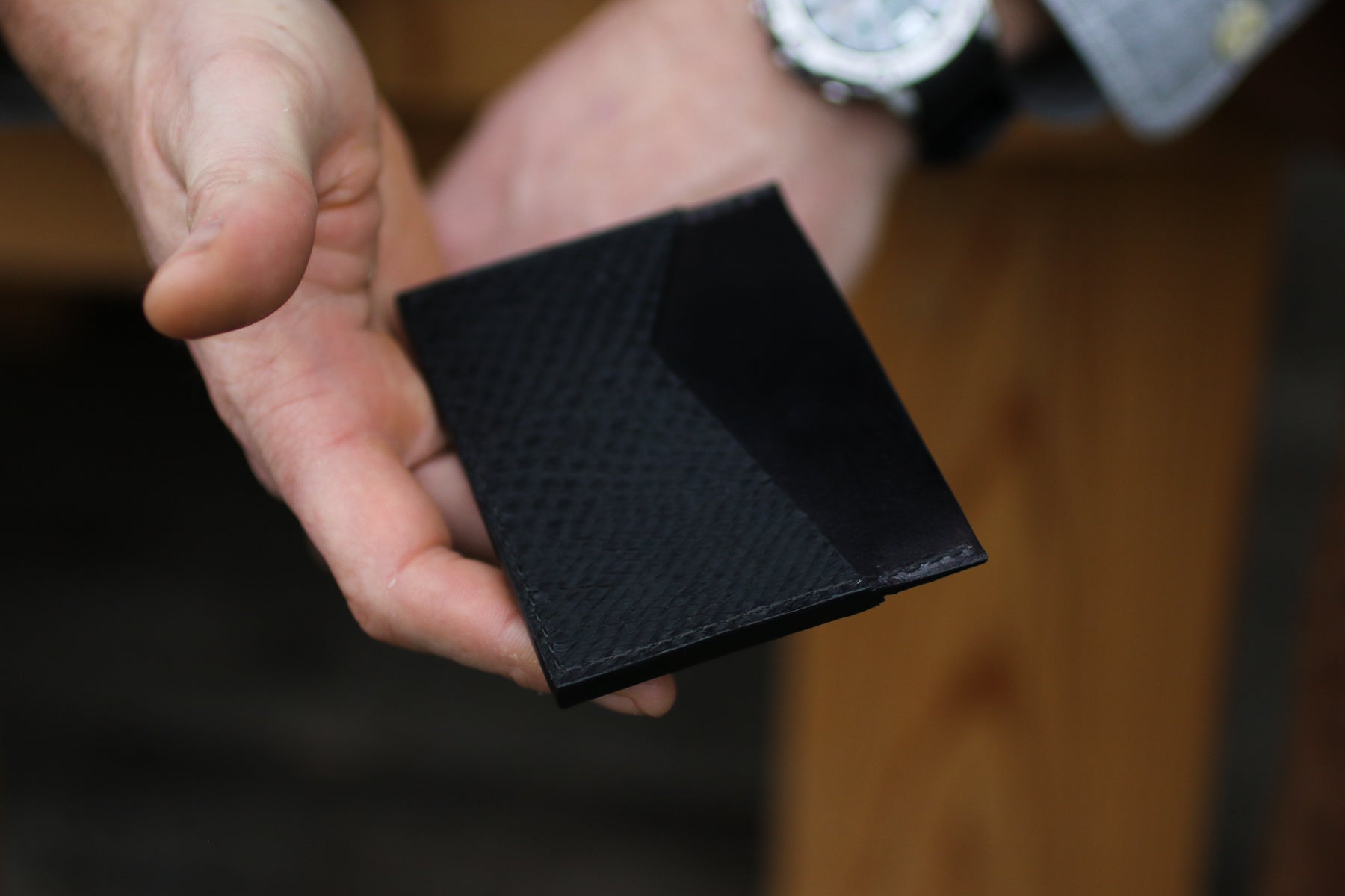 minimalist wallet black leather