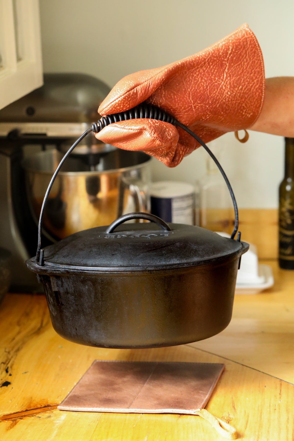 leather oven mitt and trivet