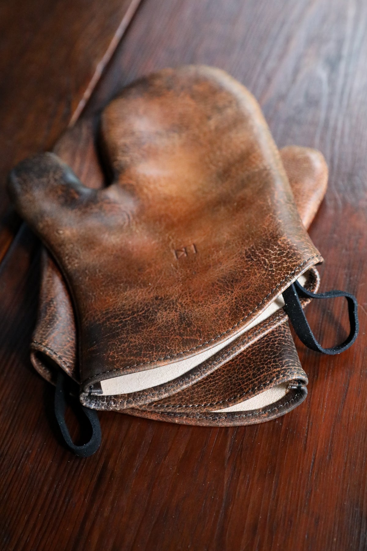 signature stain old timber leather oven mitts