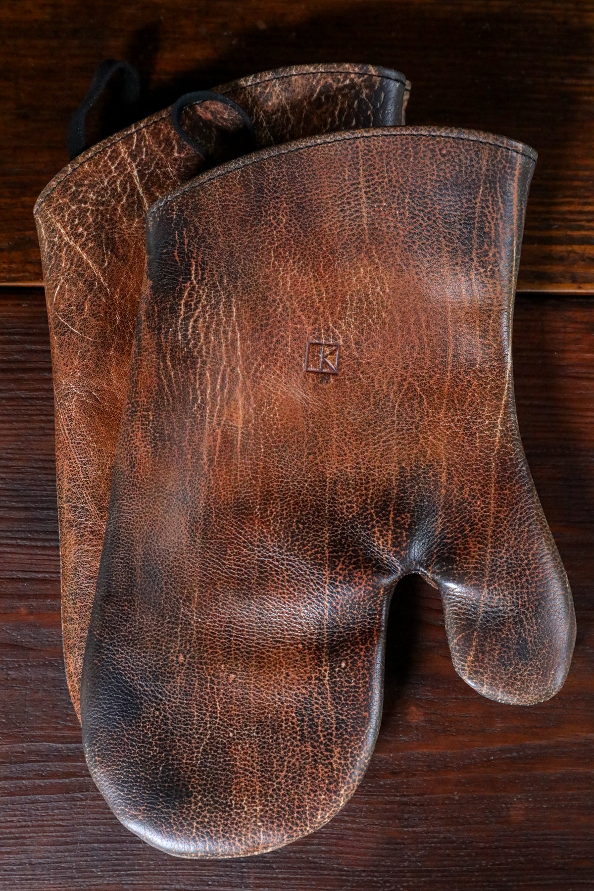 signature stain old timber leather oven mitts