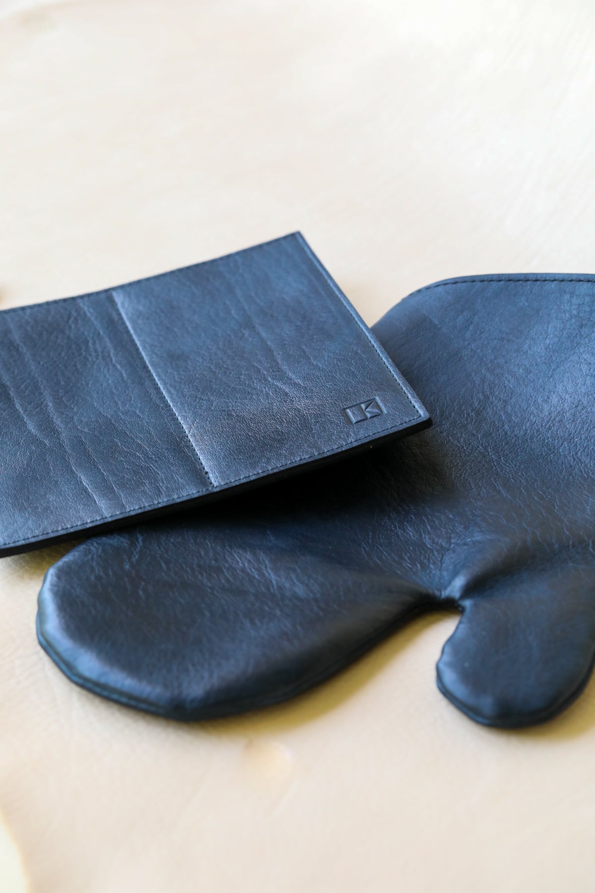 ready to ship. midnight blue mitt and pot holder set