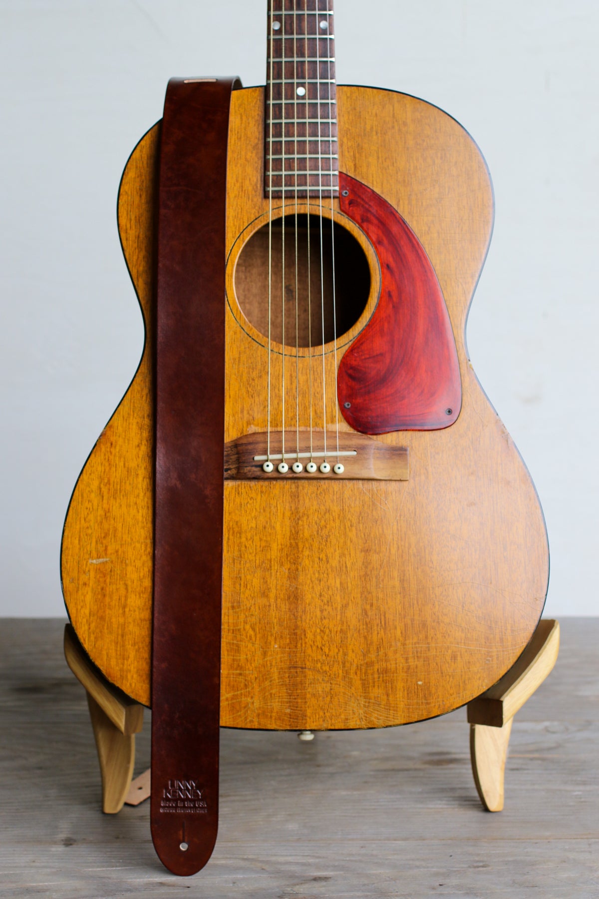 Italian Leather Guitar Strap in Chipotle