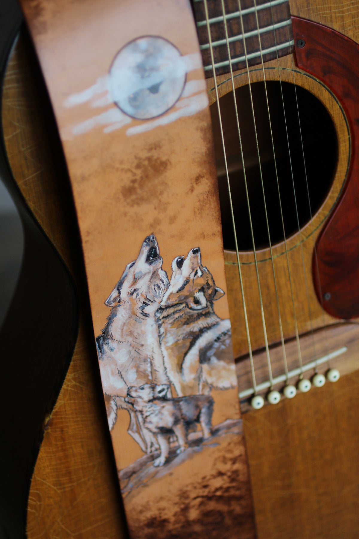 howling wolf family guitar strap