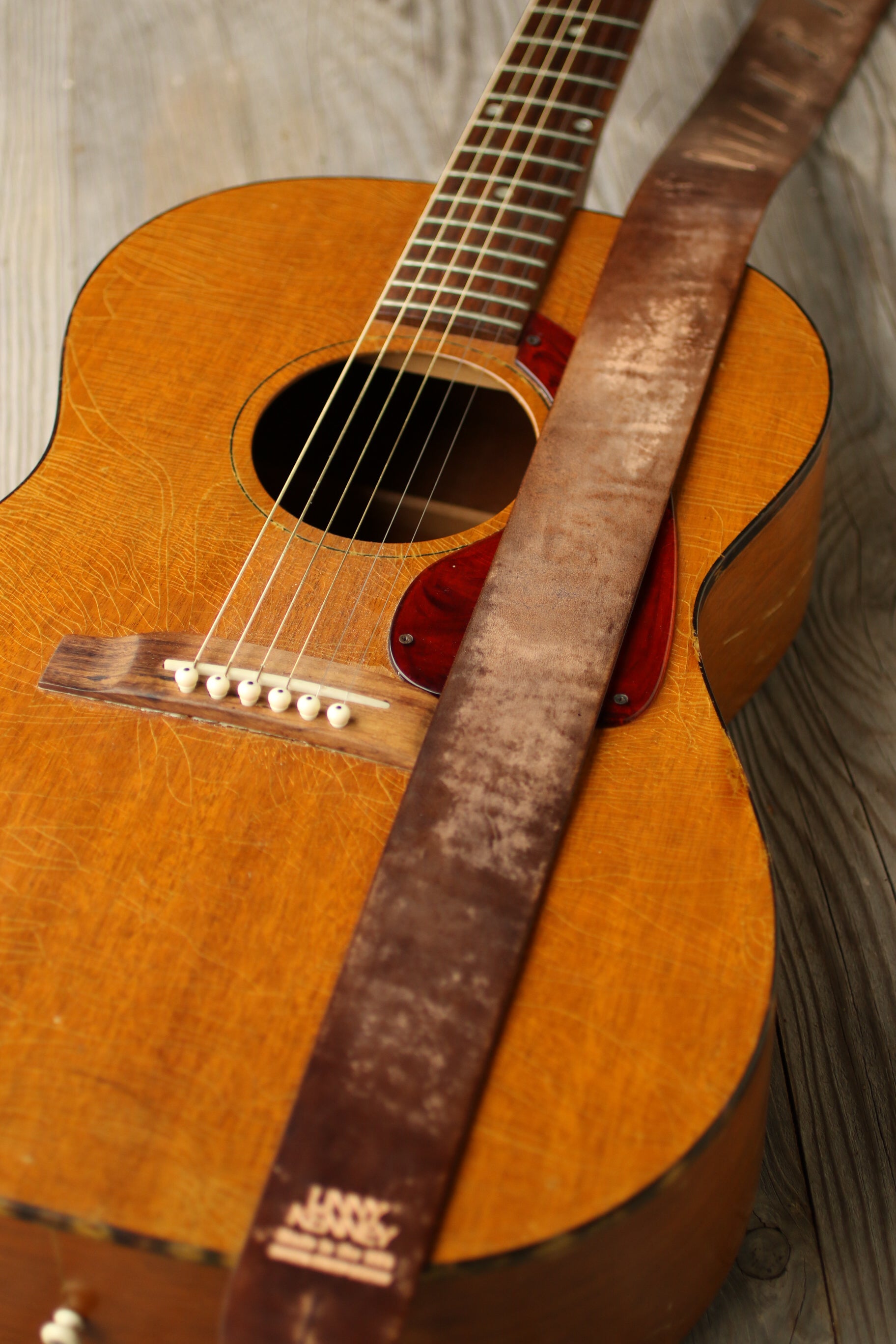 Old Stone 2" guitar strap