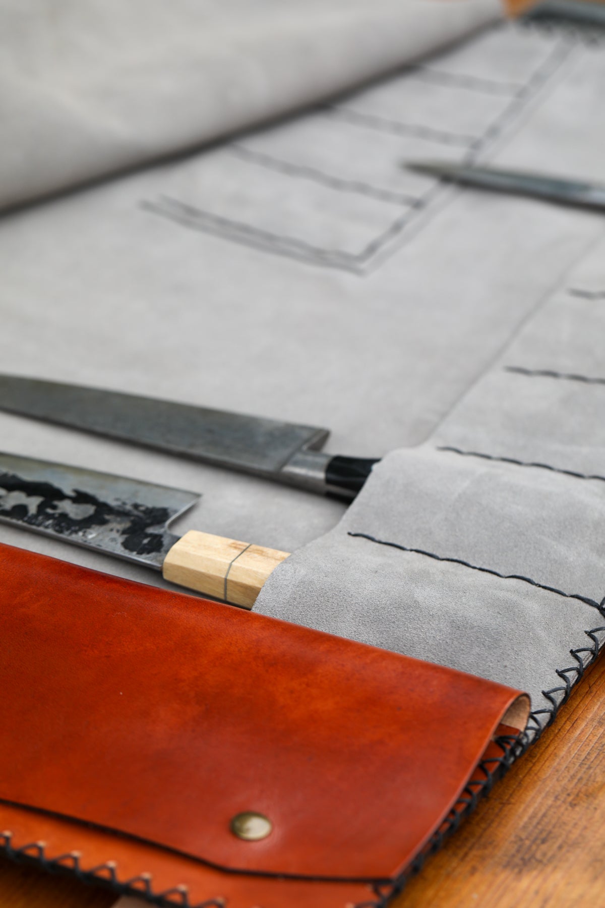 custom leather knife bag by Linny Kenney